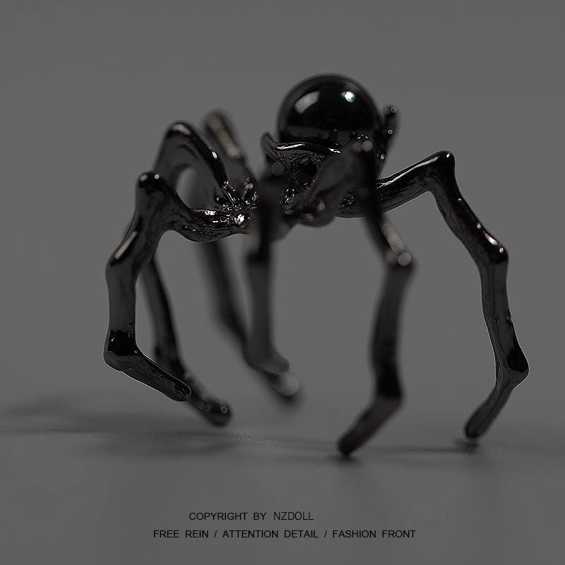 NZdoll! Bored? Wear a black widow as a ring!
